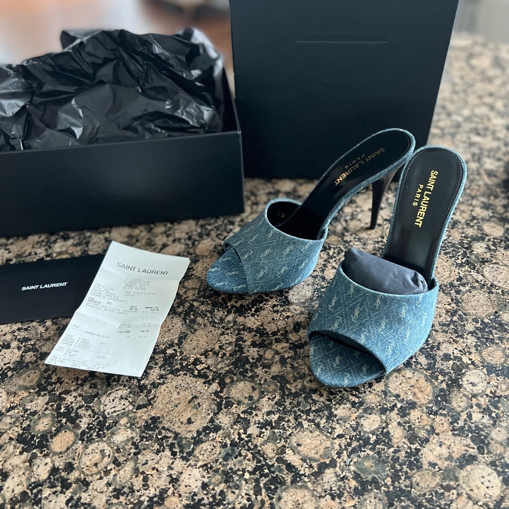 YSL Brand New , Never Worn , 2 Dust Bags